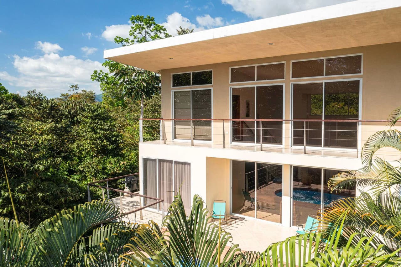 Casa Fox Las Palmas: Mountain House For Sale in Quepos - photo 2