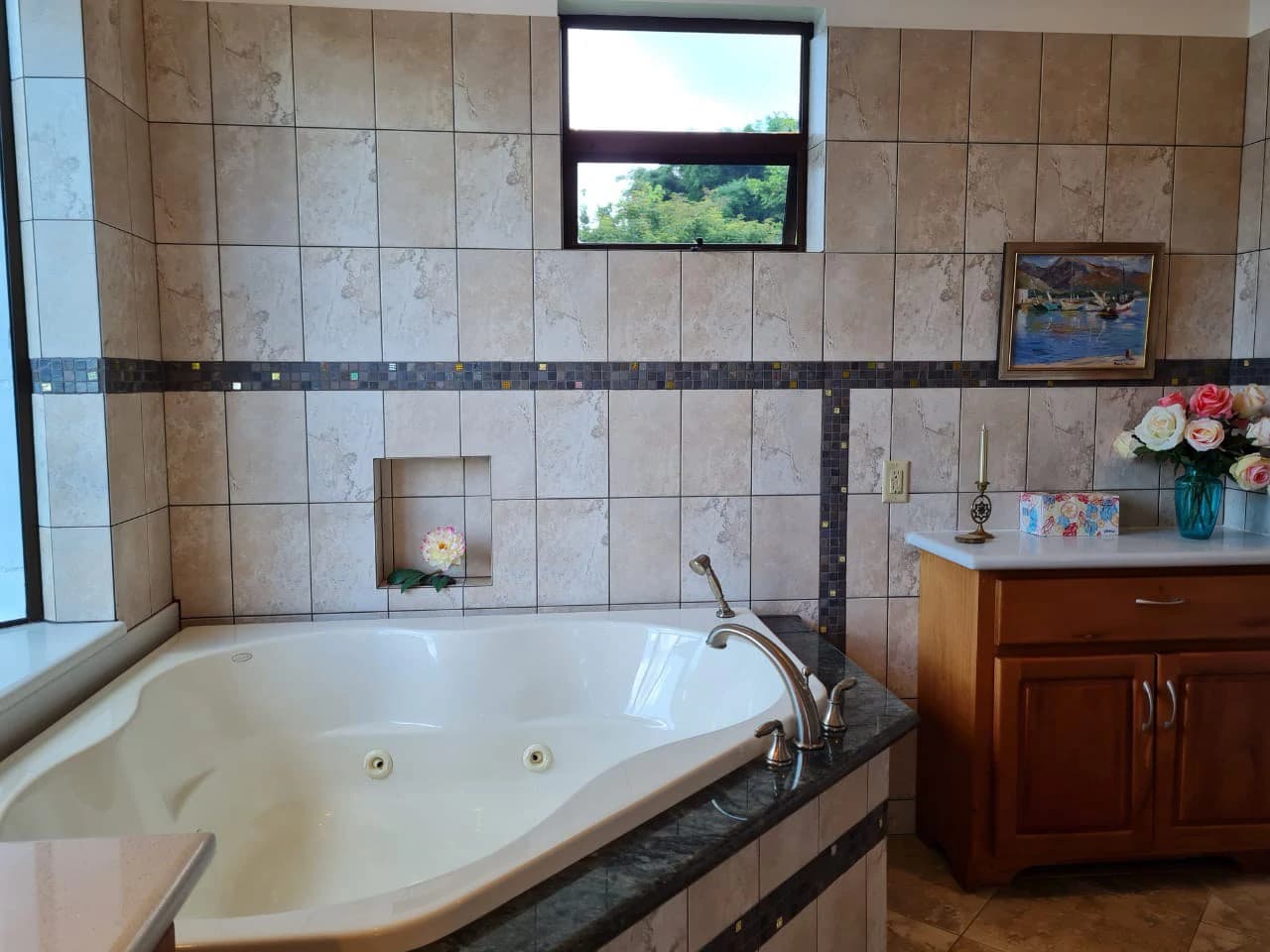 Villa Corazon: Unique LAKE FRONT property, 2 Villas and Tiny house on 5 acres with lake access. - photo 30