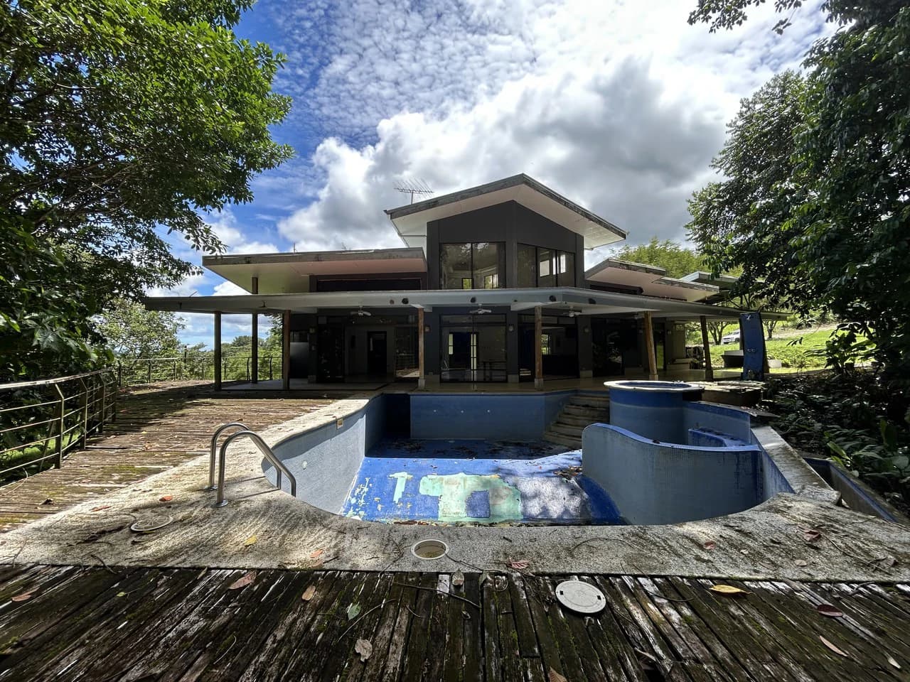Fixer-Upper Home with an studio Office in Palmar Norte on a 7.58 Acres Property - photo 62