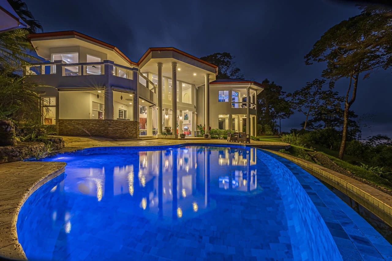 17 ACRES – 5 Bedroom Grand Estate, Guest House, SPECTACULAR VIEWS!!! - photo 1