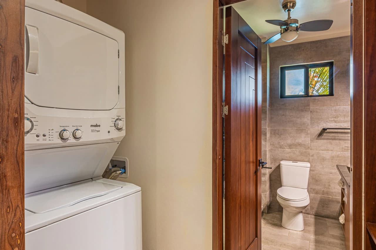 Casa Markissa: Luxury Oceanview Villa with Proven Rental Income. - photo 57