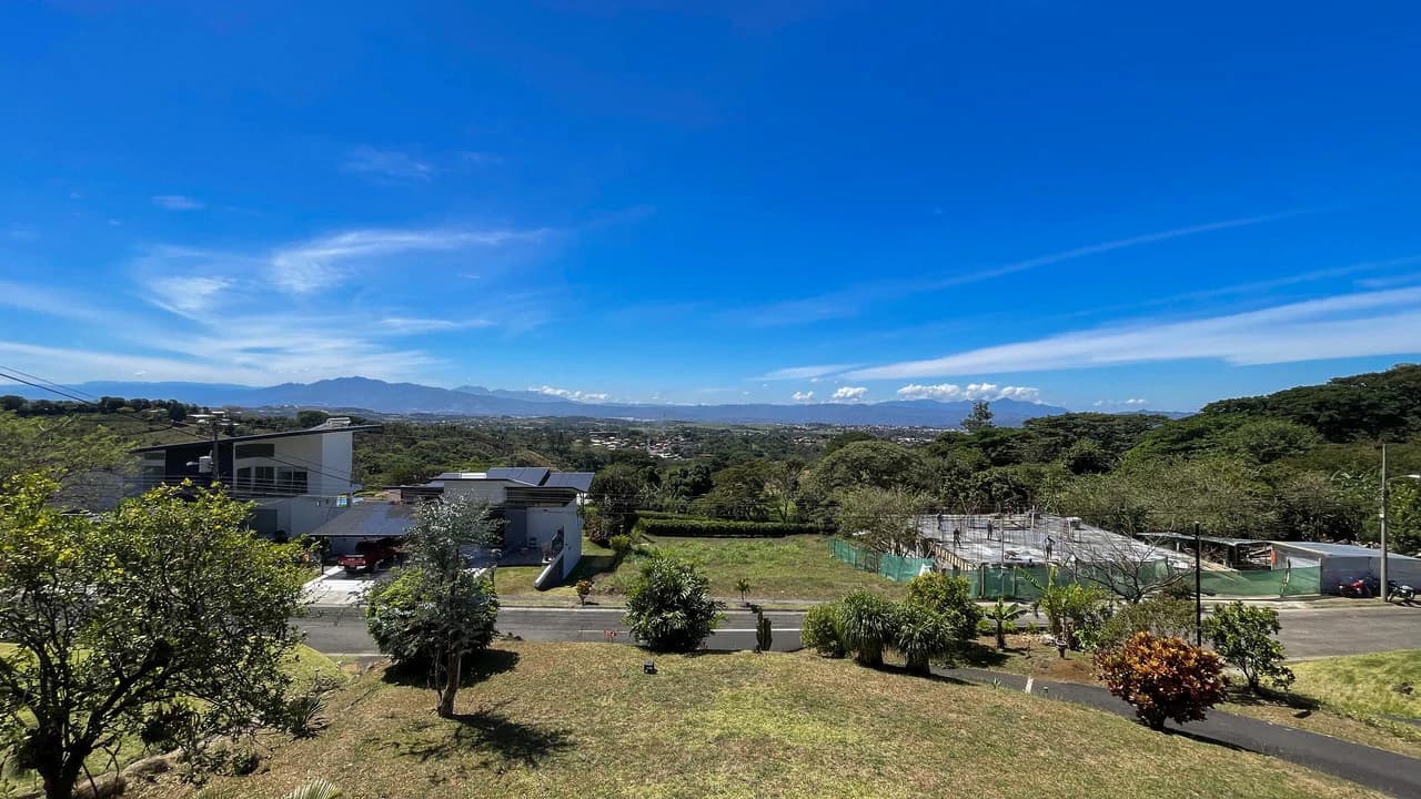 Spacious Home in Condominio El Roble – Cozy Spaces and Stunning Views - photo 19