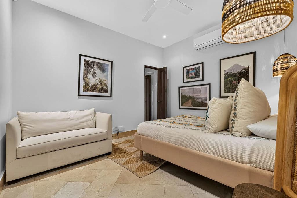 16 Calle La Ronda: Renovated Three-Bedroom Home Steps from Playa Danta - photo 17