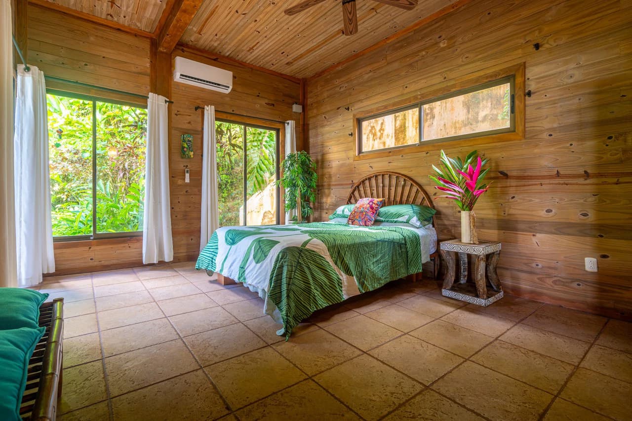 VILLA KRISTINA MARIA - 3.84 ACRES - PERLA DE BALLENA ESTATES: Mountain House For Sale in Bahía Ballena - photo 27