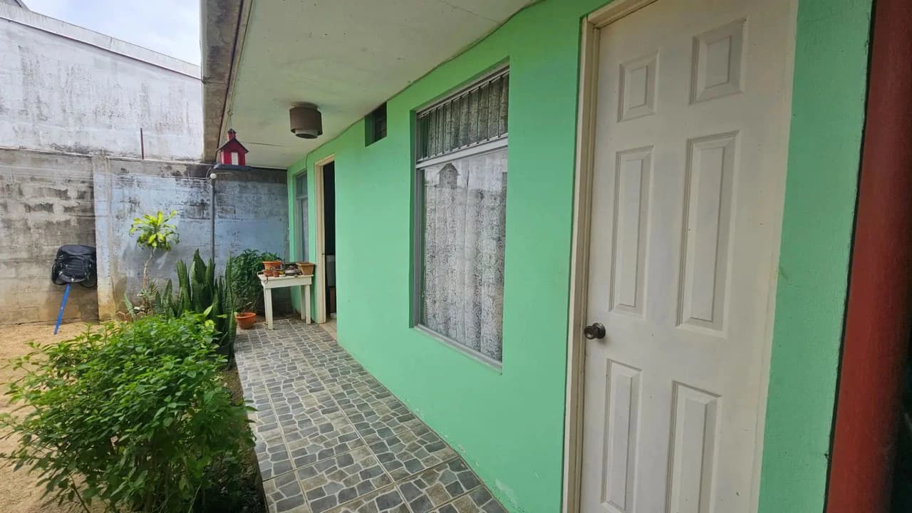 Spacious 6-Bedroom Family Home in Residencial Saint Clare, Moravia - photo 29