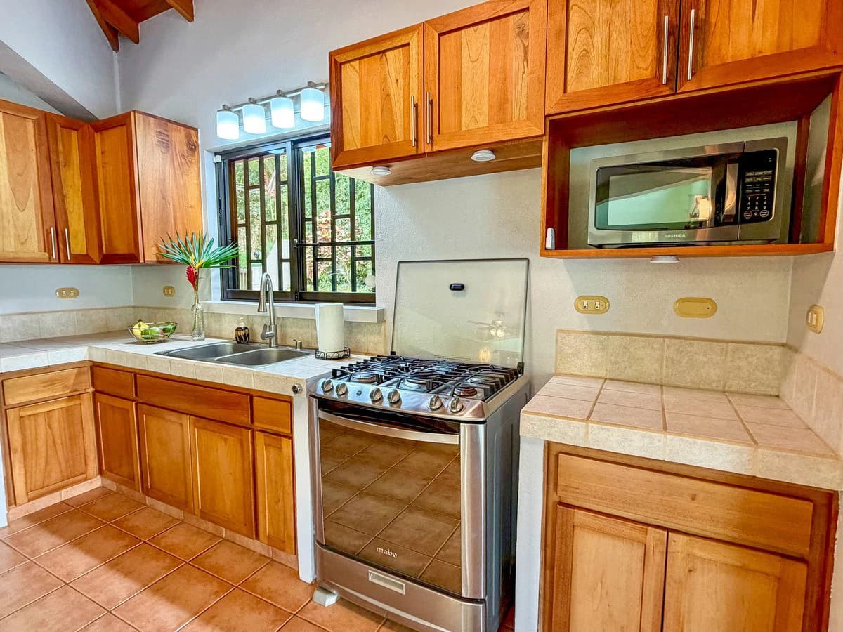 0.8 ACRES- 2 Bedrooms w/ Conversion Potential to 3 Bedrooms, 2 Full Bathrooms, Saltwater Pool, 8min to Dominical, and TWO 4×4 Vehicles Included!!! - photo 30
