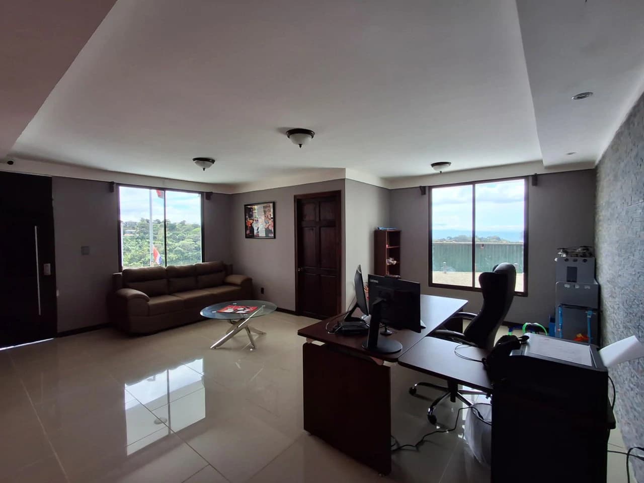 Casa Vista!: 3 level Cityview Hilltop Estate + 27,980m2 - photo 5