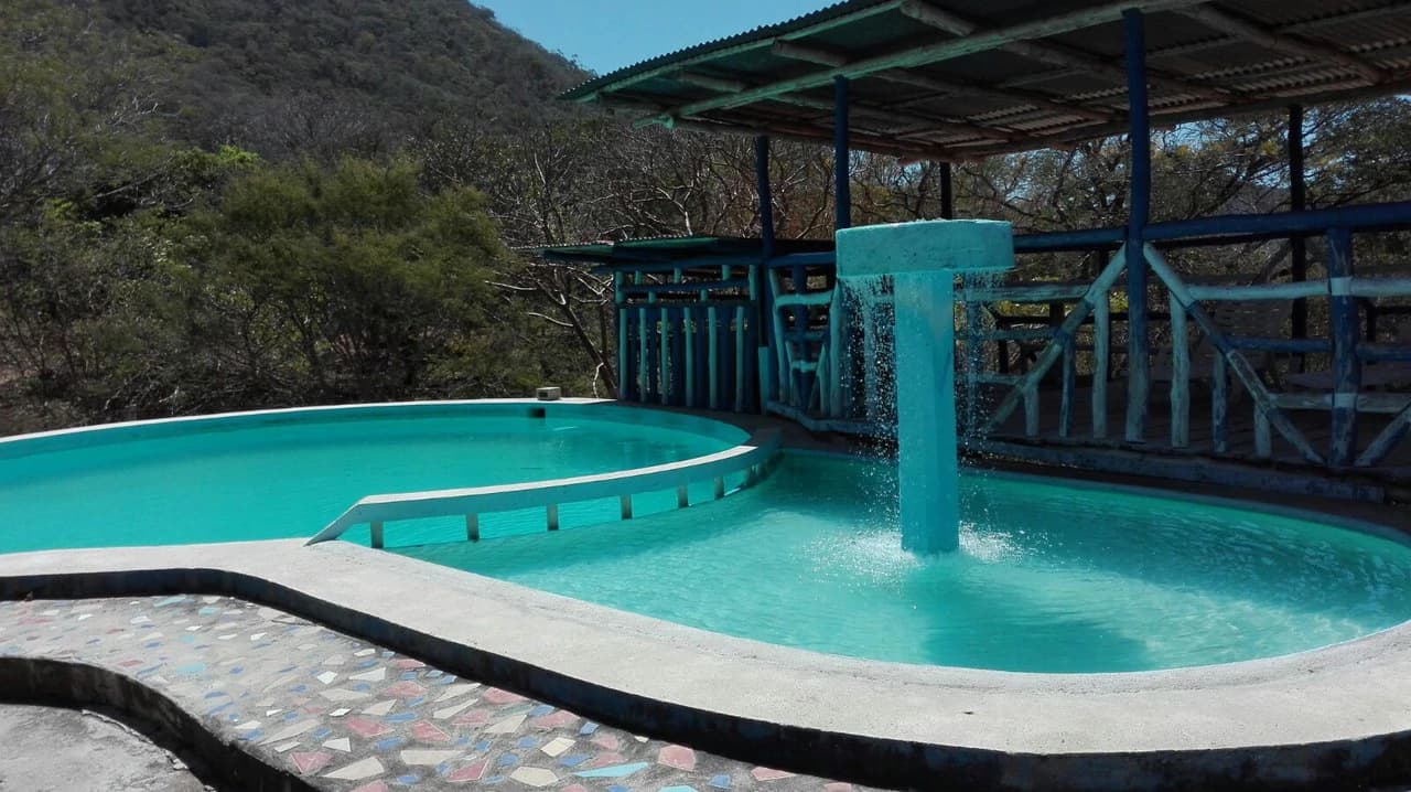 Pequeño Hotel con paisaje de colinas: Hotel Nicoya in San Antonio 5 Bungalows - photo 5