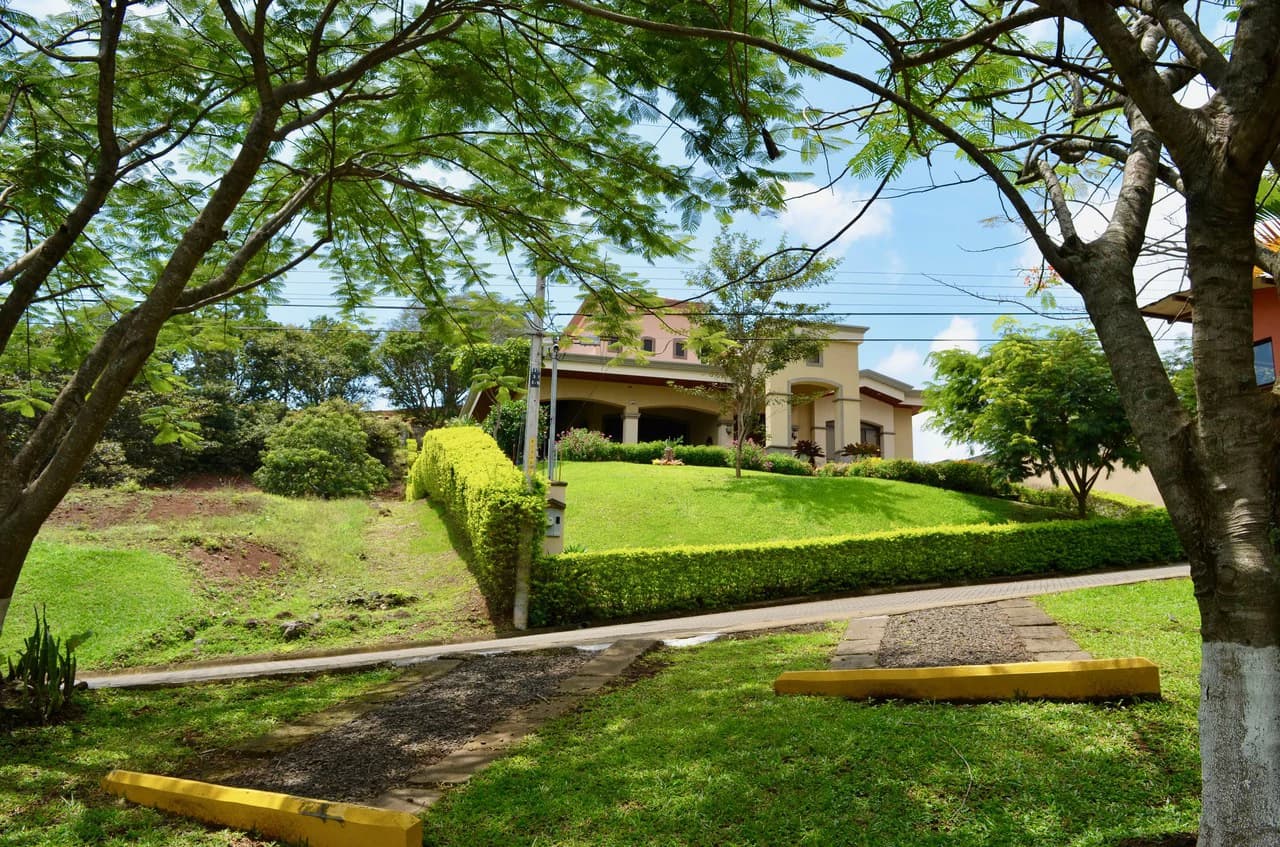 Countryside and Mountain Home Construction Site For Sale in Alajuela - photo 11