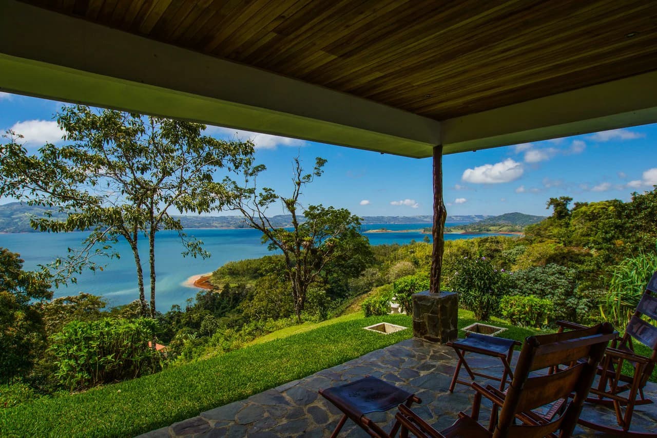 Luxury Vacation Rental Villas for Sale with Amazing Views of Lake Arenal - photo 4