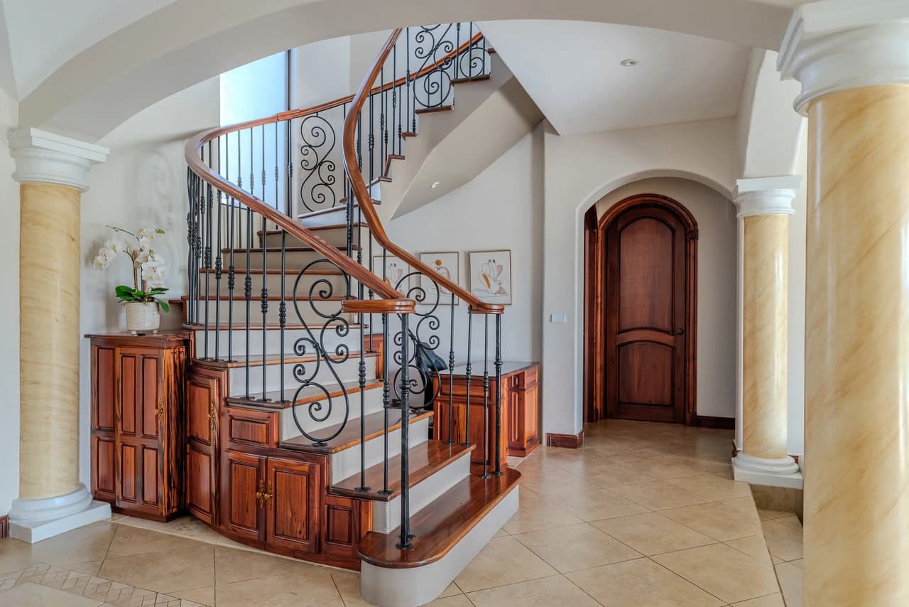 Luxury Home with Pool, Bar Area & Resort-Level Amenities | 6 br, 4.5 ba in Perez Zeledon - photo 4