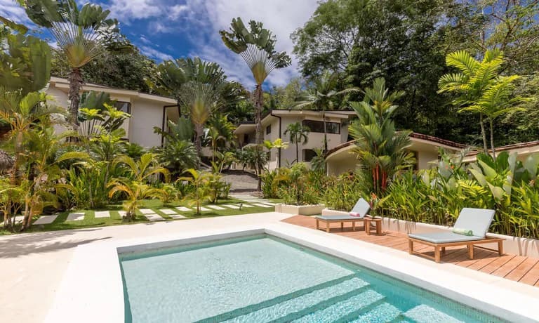 VILLA #1: Live or invest in a property that has it all: the perfect harmony between luxury and nature - photo 3