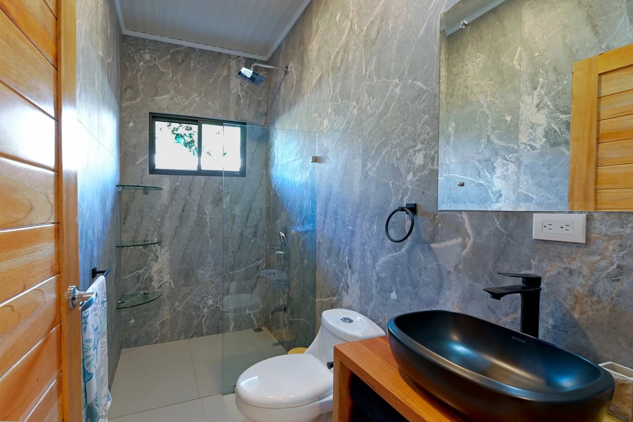 Modern Coastal Luxury: New 3-Bedroom Home Steps from South Pacific Beach: Near the Coast House For Sale in Uvita - photo 21