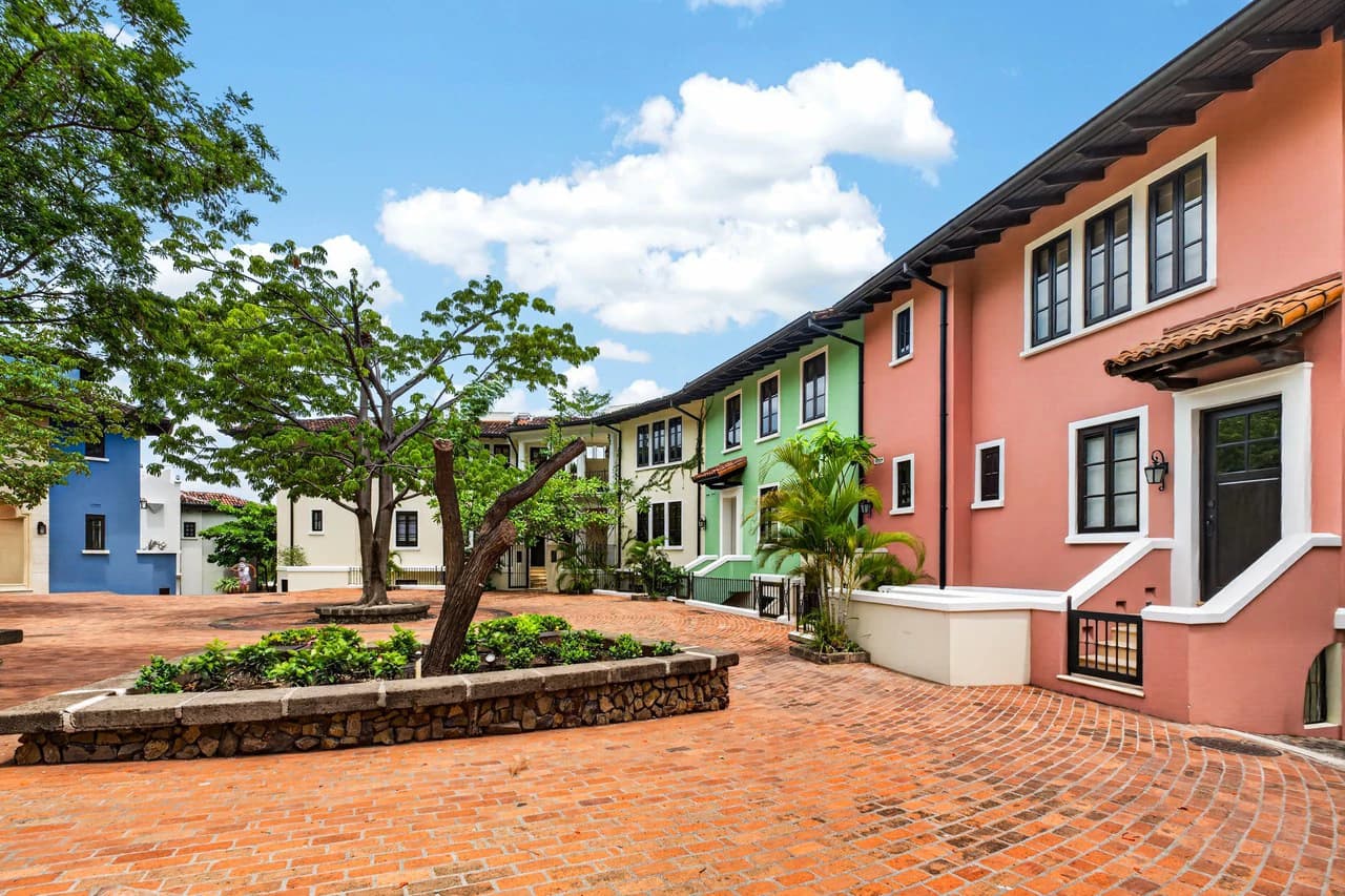 16 Avenida La Antigua: Renovated Turn- Key Living in the Heart of Las Catalinas - photo 32
