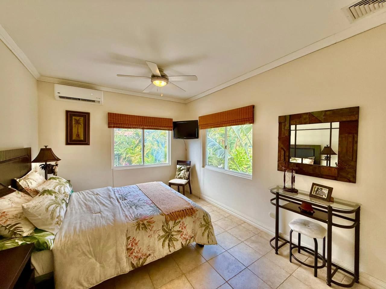 Home in Gated Community Las Nubes - photo 12