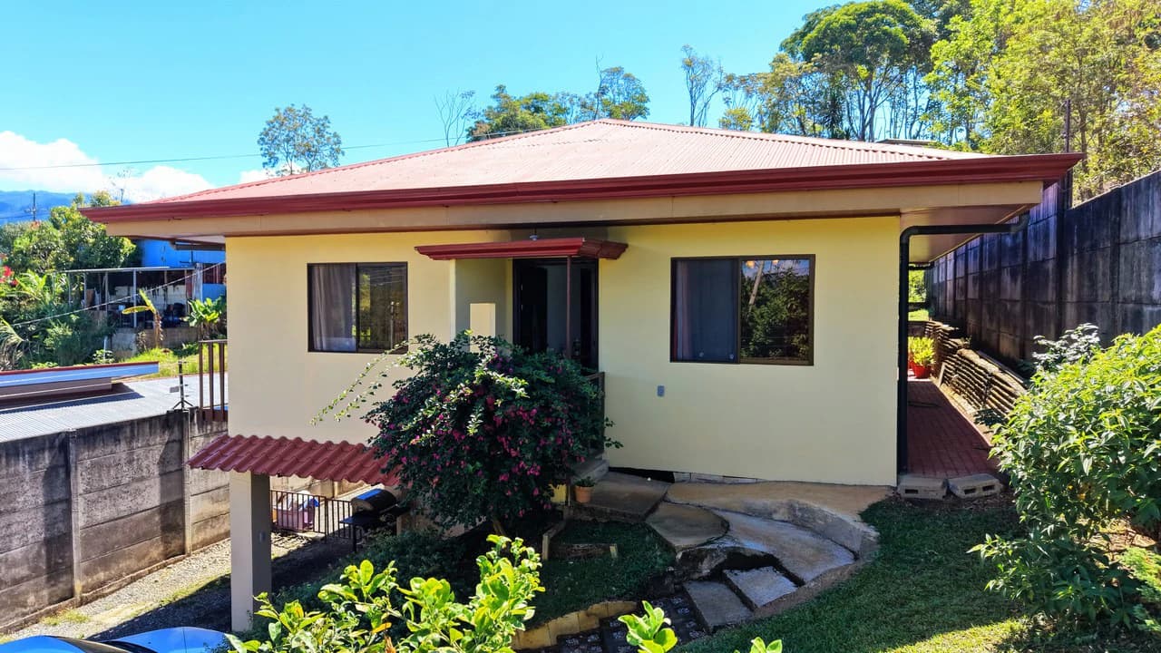 Countryside House For Sale in San Isidro del General