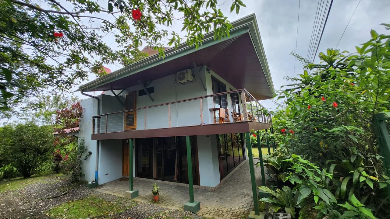 2 Bedroom home with lake and volcano view - photo 2