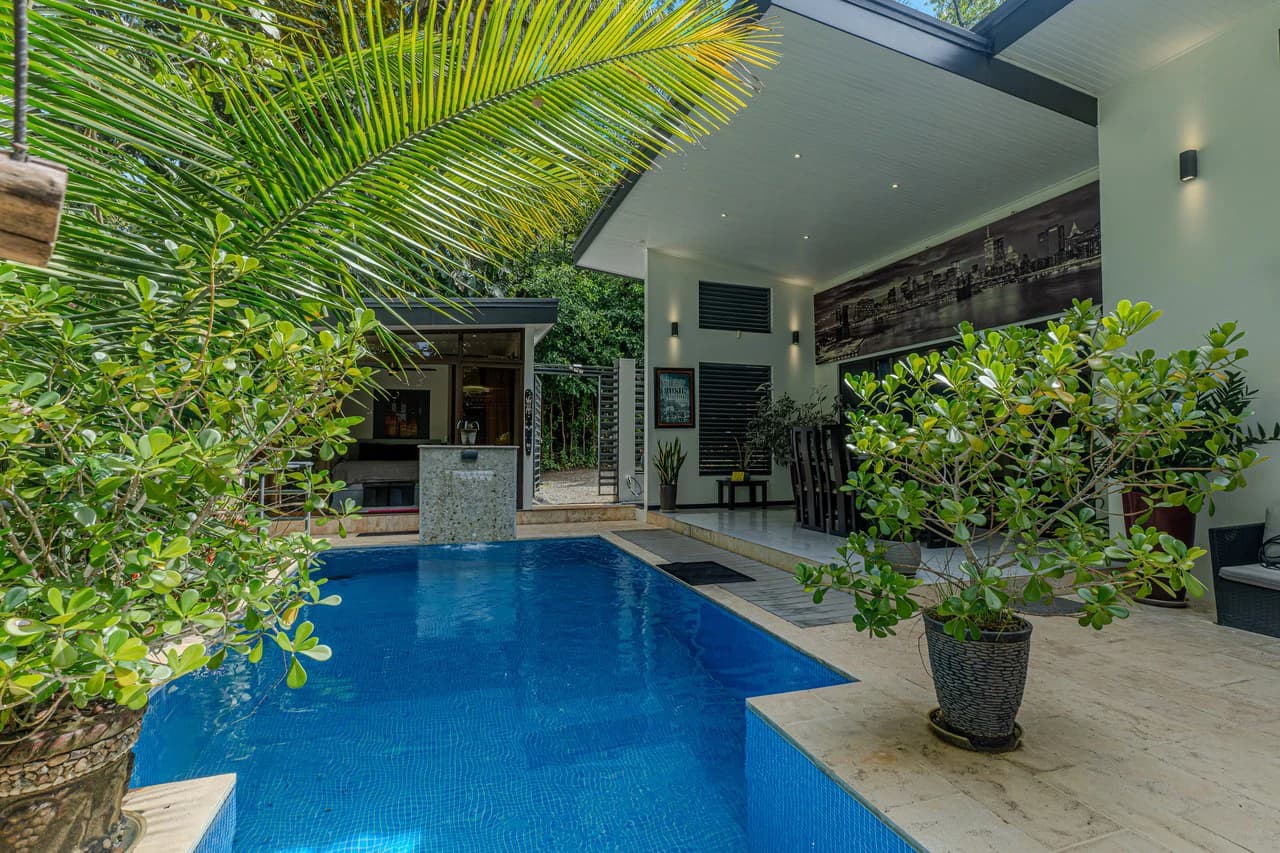 Charming 2 Bedroom Home + Studio located in heart of Uvita - photo 19