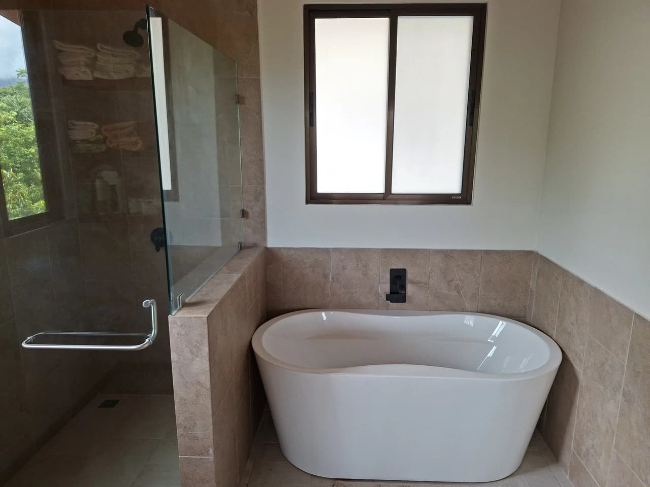 HOLOS Community Modern 2-Bedroom Mountain Home with Diamante Waterfall Views - photo 20