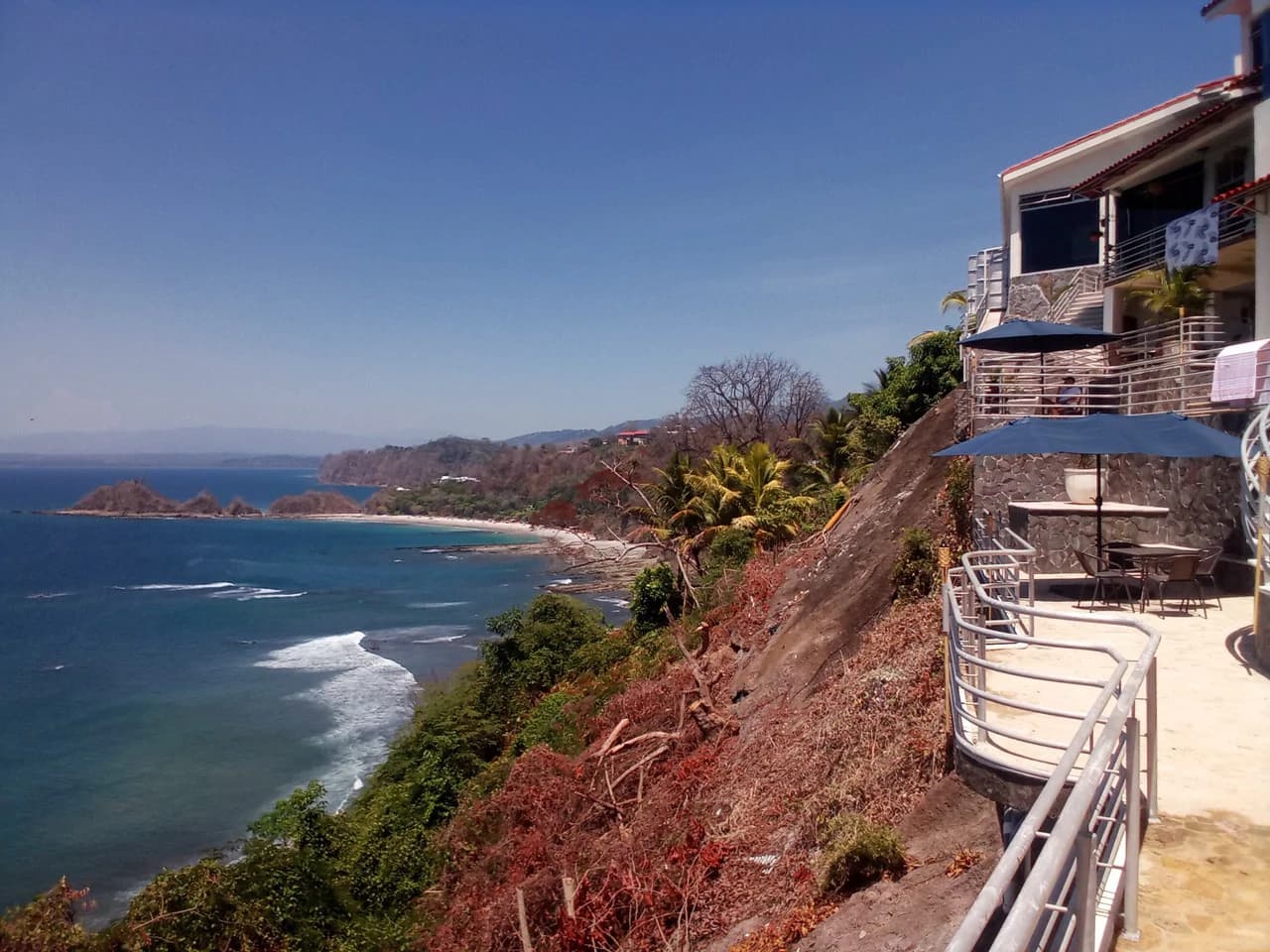 Celebrity Escape: Exquisite 4-Level Mansion with Private Infinity Pool in Altos Leona Mar! - photo 16