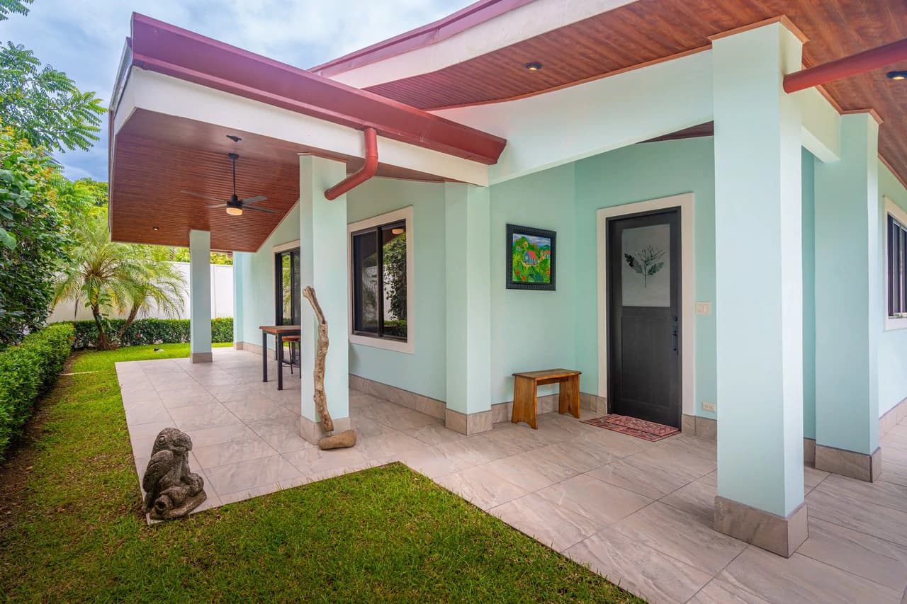 Villa Esmeralda: Big Pool. Big Lot. Big Lifestyle. Central Uvita, Walk to Everything! - photo 11