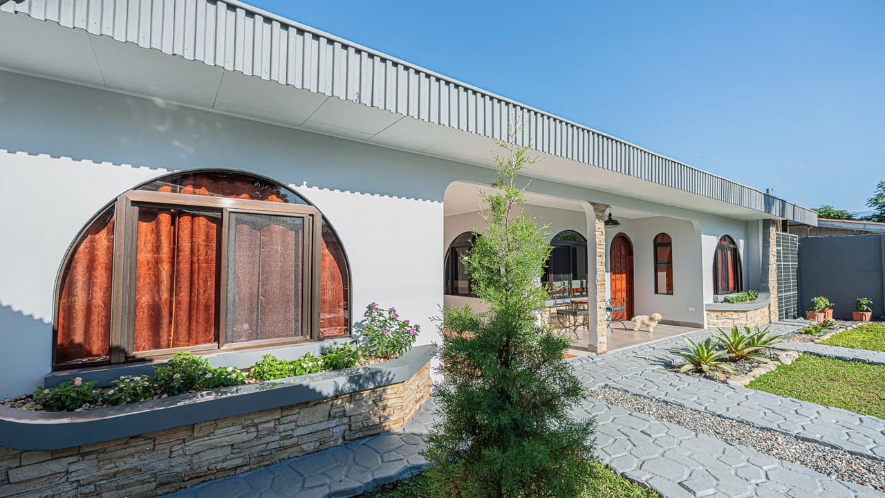Completely Renovated 5 Bedroom Home in the Heart of San Isidro - photo 6