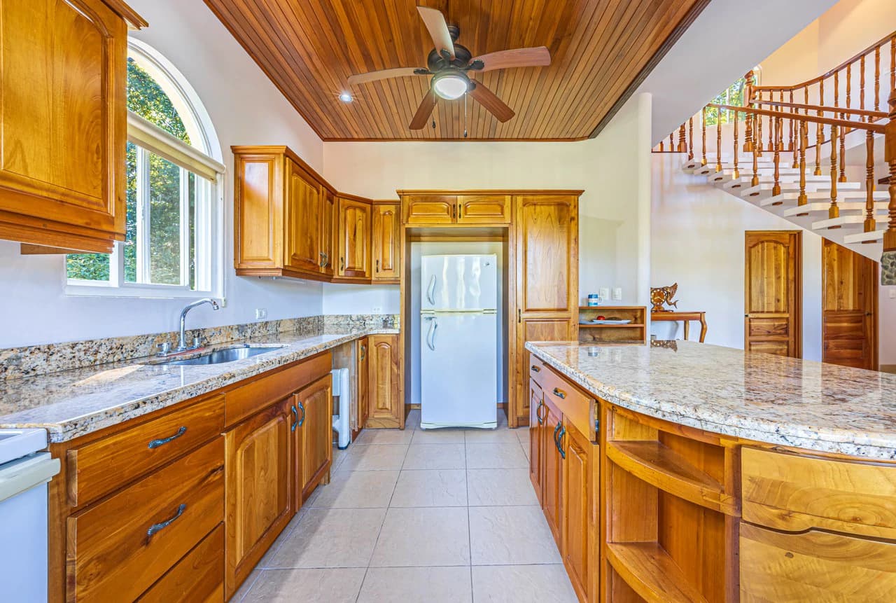 Elegant 3 Bedroom + Office Jungle Home in Puesta Del Sol, Ojochal - photo 27