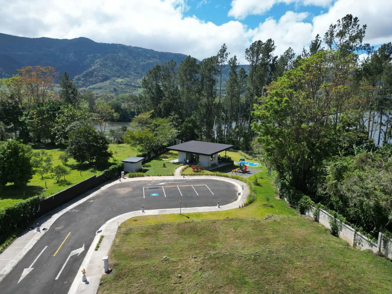 Mountain and lake view lot for sale in gated community Cachi Cartago Costa Rica - photo 4