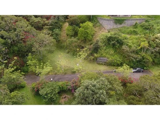 Lot in Exclusive Condominium in Santa Ana - photo 10