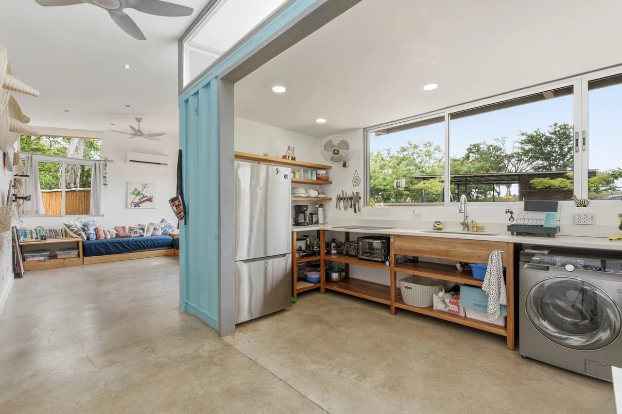 Surf Shack: Ocean-View Property with Home and Development Potential - photo 4