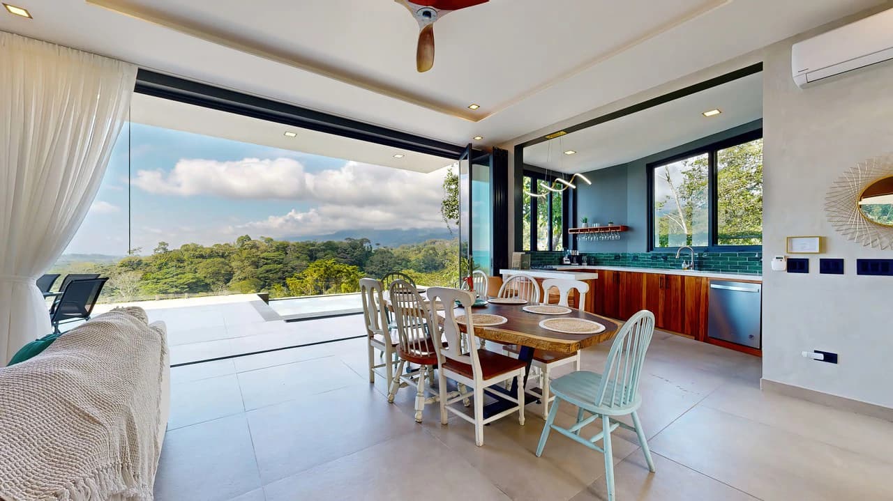 LUXURY PROPERTY WITH STUNNING OCEAN VIEWS IN UVITA, COSTA RICA. A GREAT INVESTMENT!: Mountain House For Sale in Uvita - photo 14