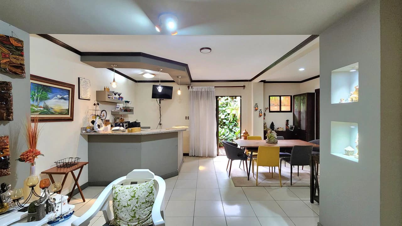 House For Sale in Llorente - photo 6