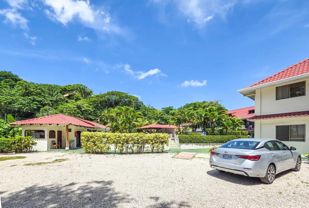 Prime Location 1bed 1bath Condo, Steps From Samara Beach - photo 15