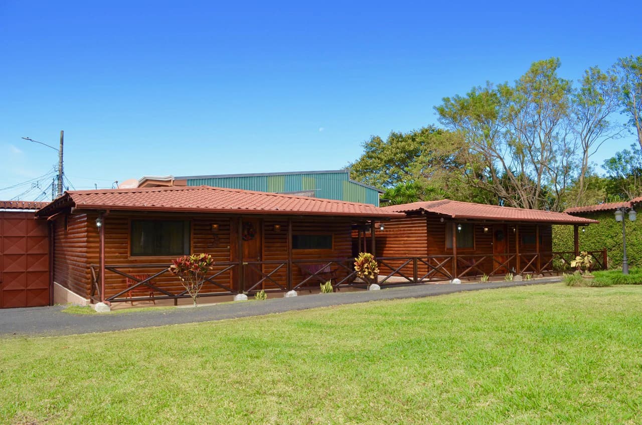 Beautiful investment property with cabins, house and apartments - photo 25