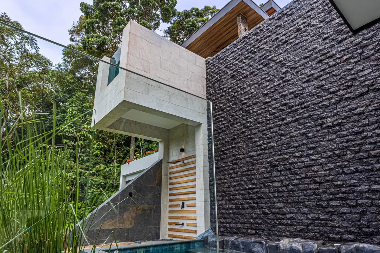 Casa Koules: Architectural 5-Bedroom Oceanview Estate in Prestigious Costa Verde Estates - photo 63