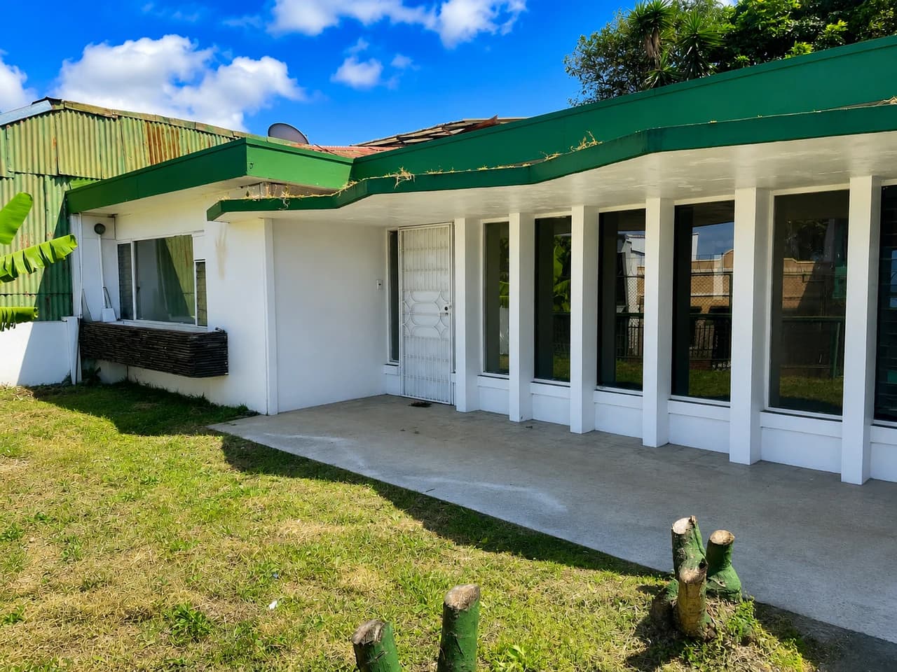 House for Sale with Commercial Zoning Barrio Bolívar Parque Las Animas San José - photo 1