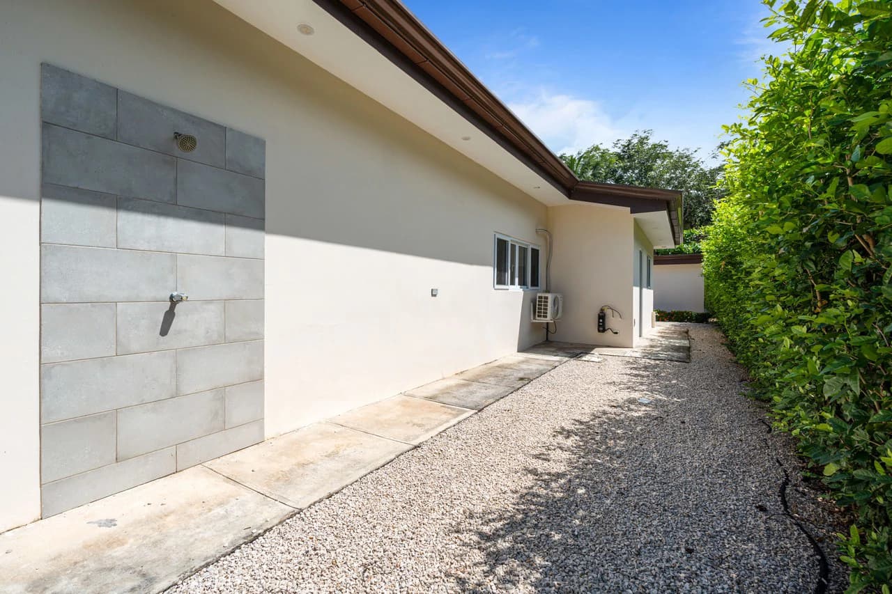 The Point 20: Modern Elegance Meets Coastal Serenity – Home for Sale in Playa Avellanas! - photo 19