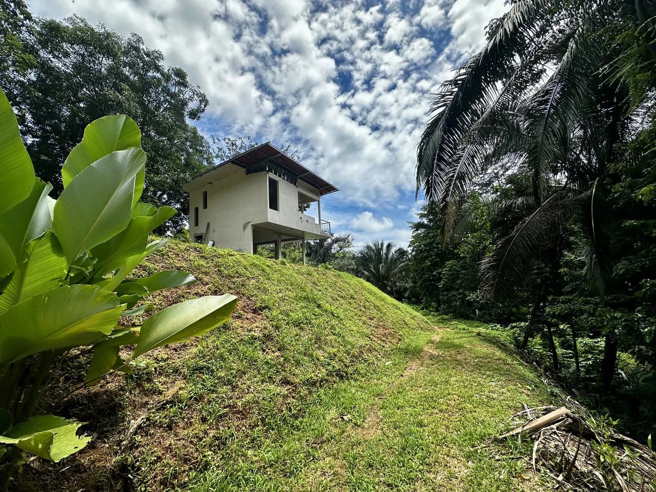 Investment Opportunity in Playa Hermosa – Fixer-Upper with Great Potential! - photo 3