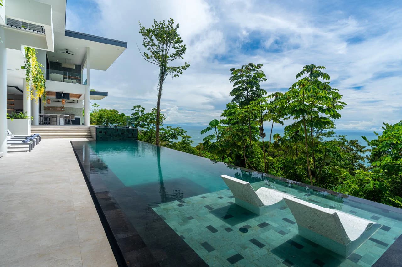 Acqua Blu: Mountain House For Sale in Escaleras - photo 96