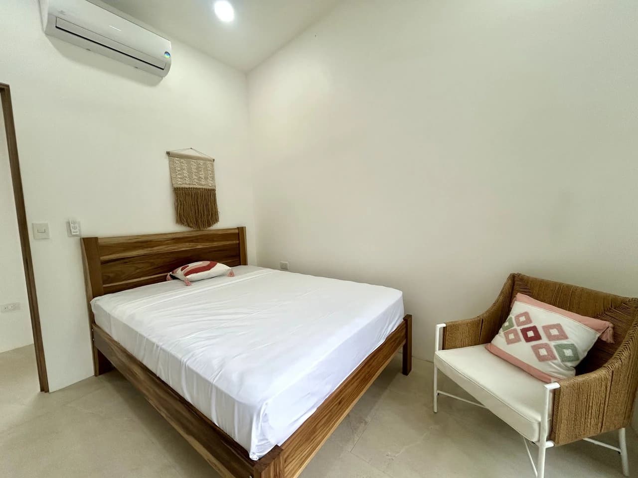 Casa Jardines: Brand new house with pool - photo 32