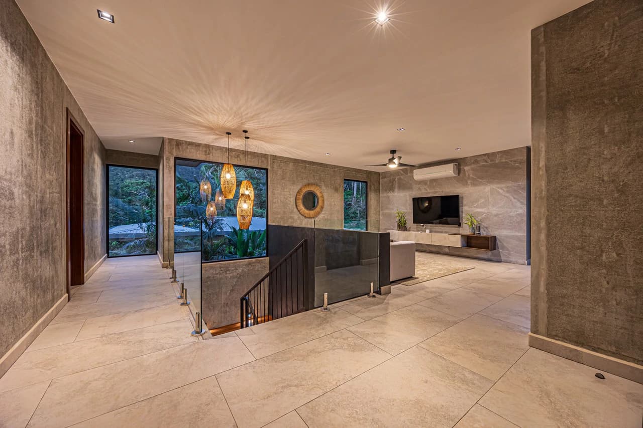 A True Estate Beyond Compare, Ocean Views For Miles: Mountain House For Sale in Uvita - photo 23