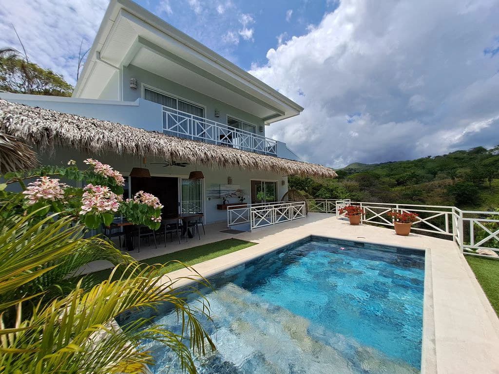 Villa Caribe & Lodge: Luxury Caribbean-Style Retreat with Stunning Ocean and Jungle Views, 3 High-End Lodges & Elegant Main Residence - photo 2