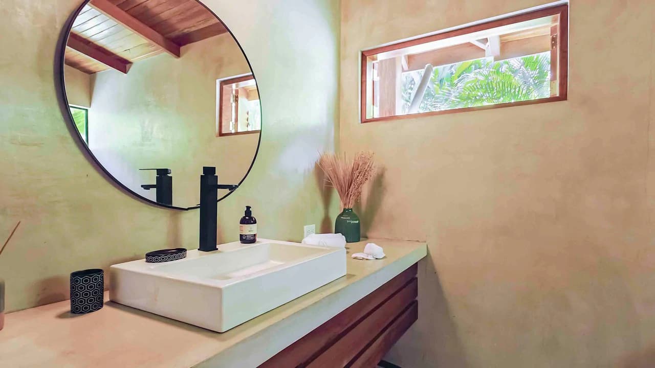 ID 498 - 3 Bd/3Ba w/Pool on 21,000m2 Lot, Punta Uva: Hilltop Estate with Expansive Outdoor Living, Infinity Pool, and Solar Power on 2.1 Hectares of Titled Land - photo 23
