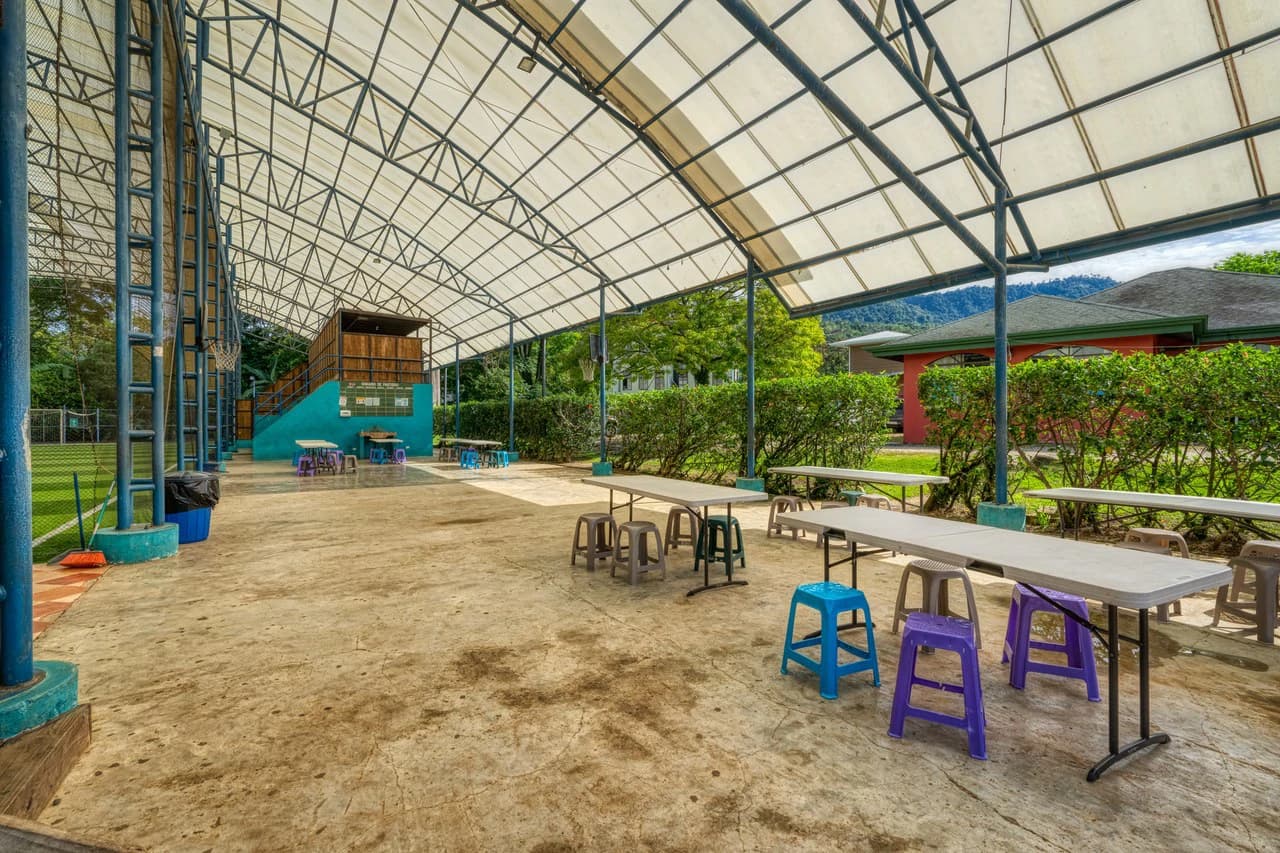 THRIVING SPORTS AND COMMERCIAL BUSINESS WITH OWNER FINANCING OPTION: Rincon Uvita - photo 5