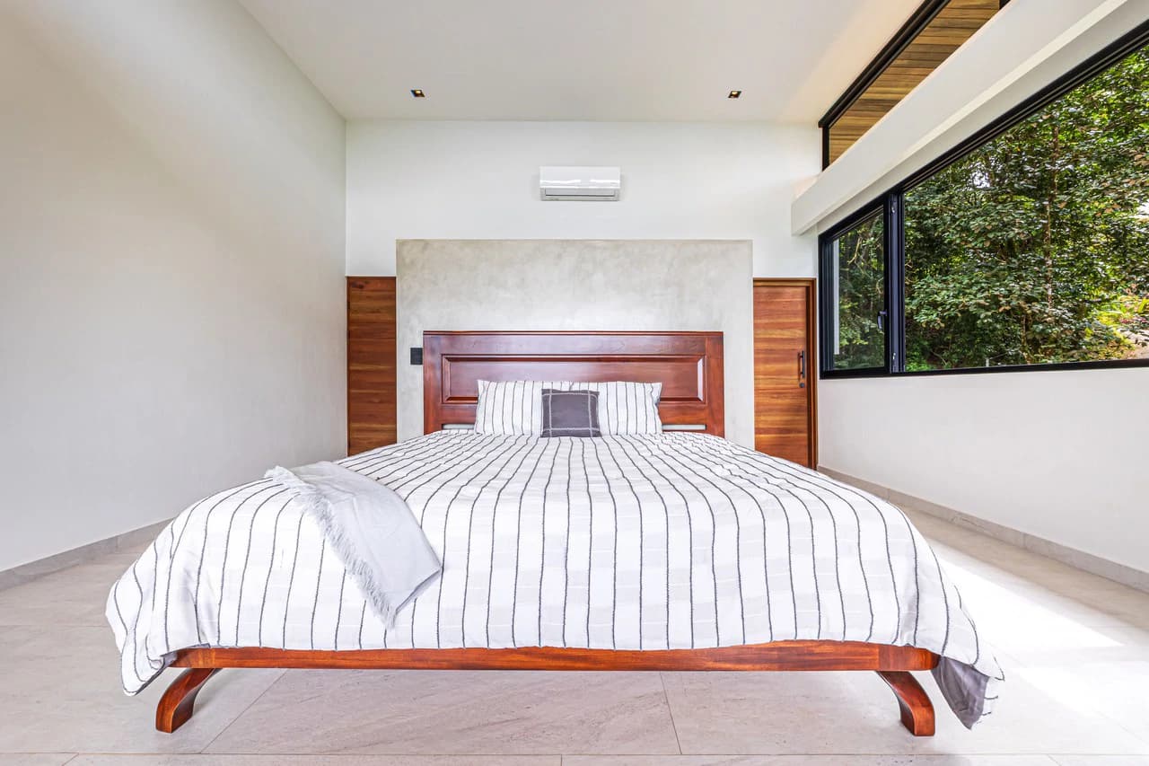 Casa Koules: Architectural 5-Bedroom Oceanview Estate in Prestigious Costa Verde Estates - photo 51