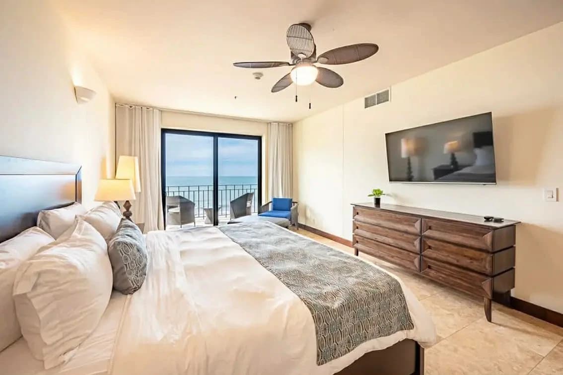 Beachfront Ocean View 1-BR Condo at Croc’s Resort & Casino – Jacó