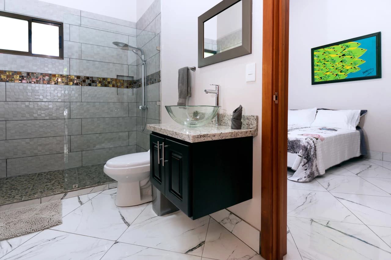 BRAND NEW 3-bedroom home, 5 minutes to Dominical Beach. - photo 19