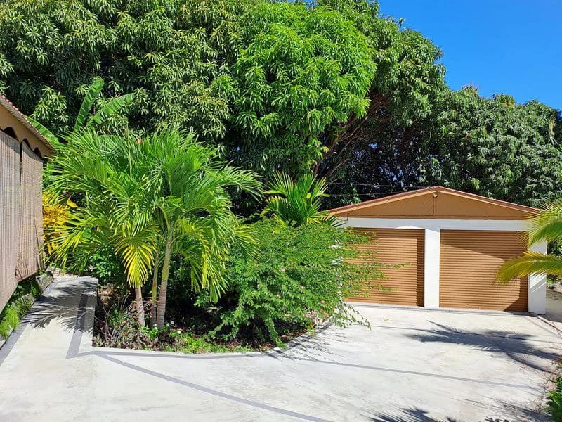 Casa Bella Montana: Charming Mountain View Home - a Slice of Paradise with Spectacular Mountain Views, New Custom Salt Water Designer Pool, and Detached 2 Car Garage with Workshop - photo 27