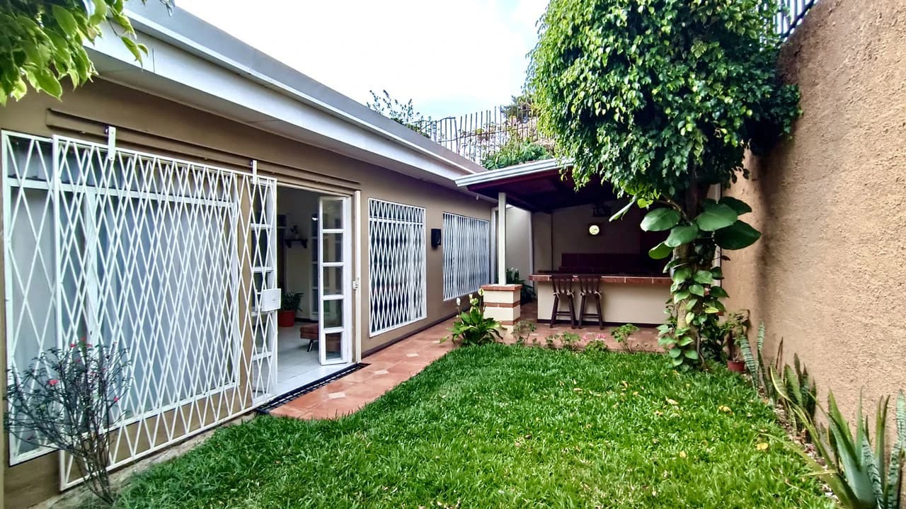House for sale in residential area un San Jose, Costa Rica. - photo 17