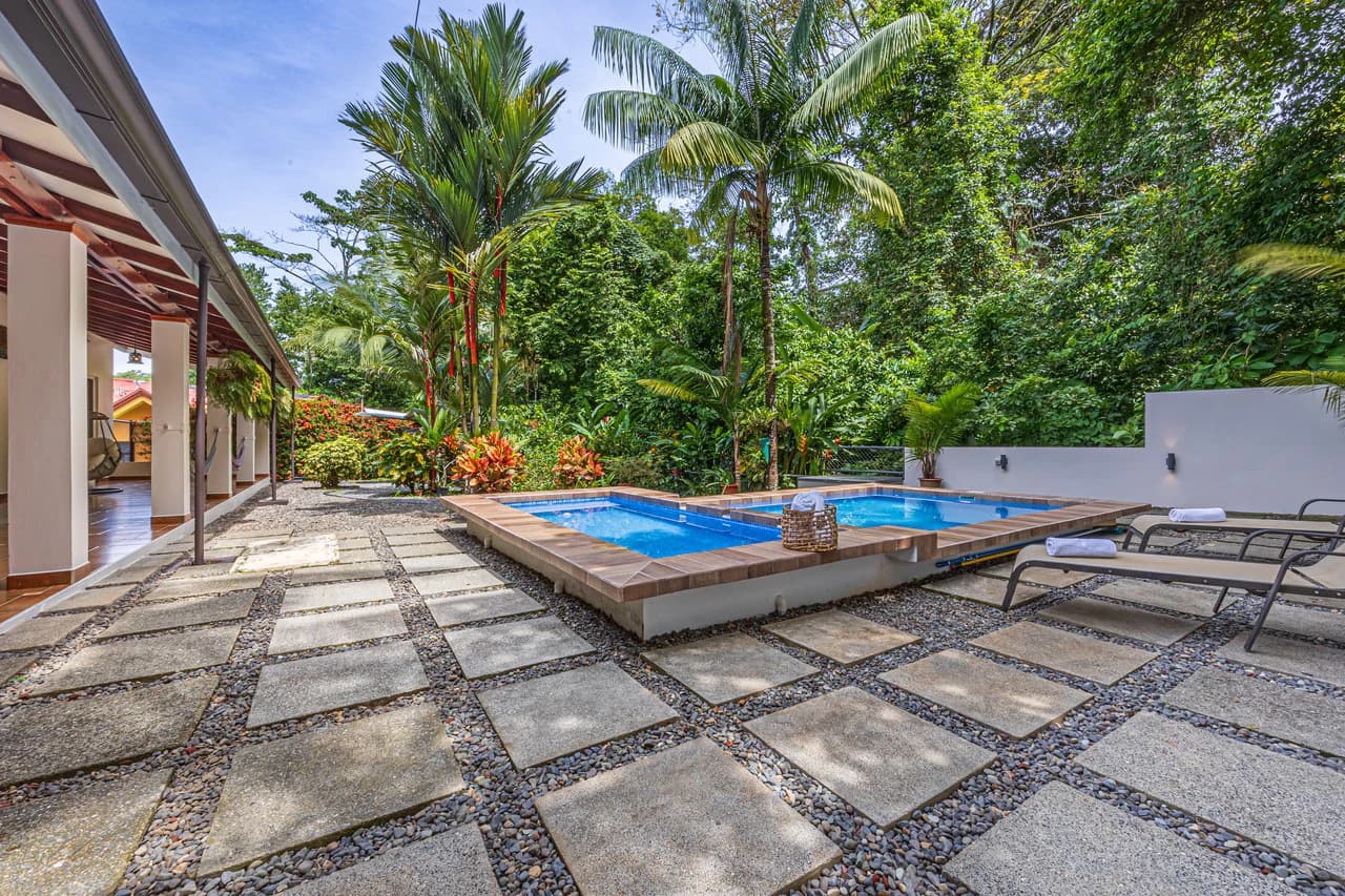 Happy Daze in Uvita: Commercial Building Opportunity in the Heart of Uvita. On Creek with Beautiful Jungle View - photo 15